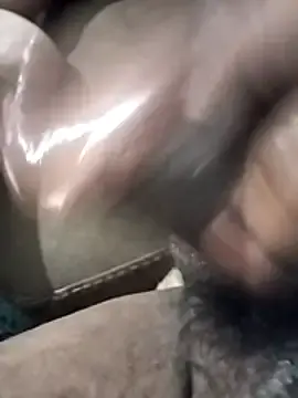 Stripchat Free Porn Cam of Curvy_Pounder