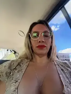 Stripchat Sex Cam of Gatitacarlita