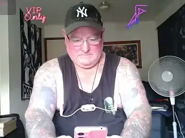 Stripchat Watch Live Sex Cams of KINKYBLUEYES69