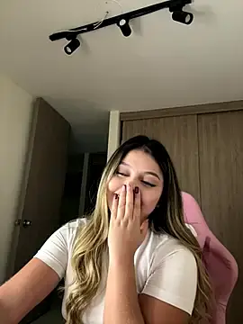 Stripchat Live Porn of lunablossom_