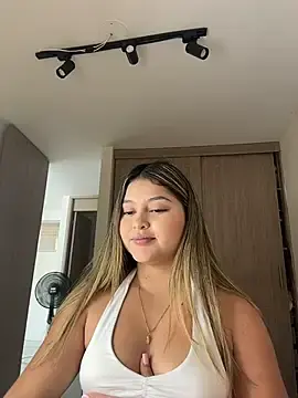 Stripchat Adult Webcam of lunablossom_