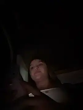 Stripchat Live Sex Cam of lunablossom_