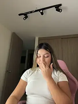 Stripchat Live Porn of lunablossom_