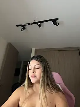 Stripchat Adult Webcam of lunablossom_