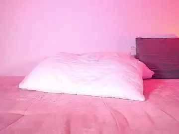 Stripchat Nude Webcam of petitevictoria