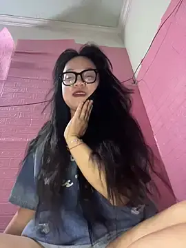 Stripchat Live Sex Cam of Leeeeiu