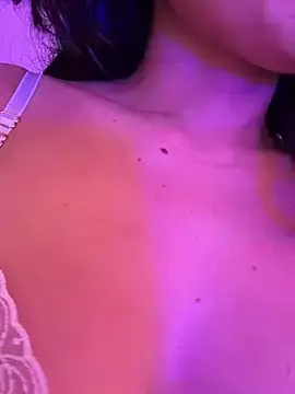 Stripchat Adult Webcam of Guadalupe_Lopez