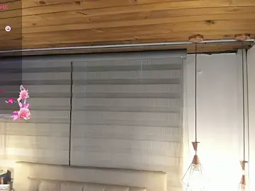 Stripchat Adult Webcam of cristal__hot_1