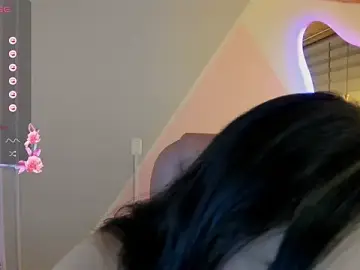 Stripchat Nude Webcam of cristal__hot_1