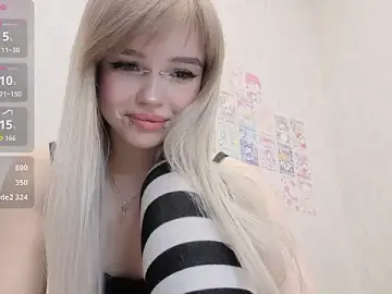 Stripchat Live Sex Cam of emodreamgirl