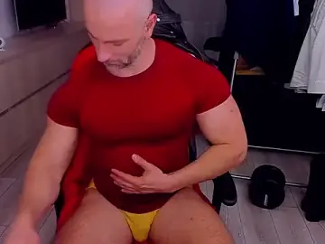 Stripchat Live Sex Cam of MarisMuscle