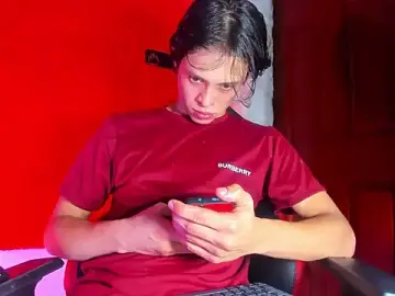 Stripchat Free Porn Cam of LilOwen_