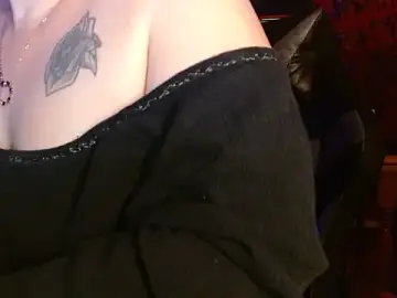 Stripchat Sex Chat of petitoiseau67