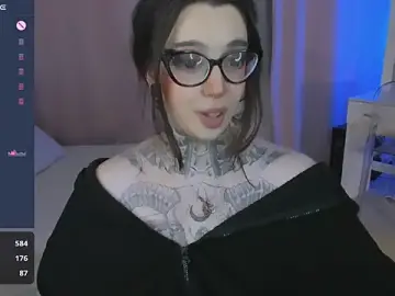 Stripchat Free Porn Cam of Dixi_Pixi_