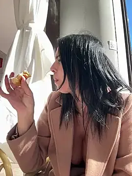 Stripchat Live Sex Cam of KimKelly13