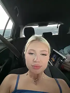 Stripchat Live Sex Cam of Kiss_Auroraa