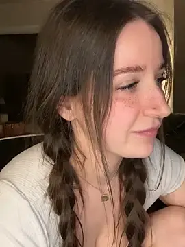 Stripchat Free Live Porn of nerdynina