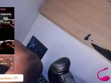Stripchat Live Sex Cam of Lil_Curved