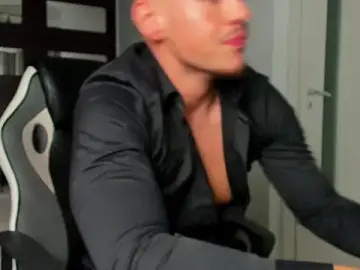 Stripchat Live Sex Cam of ElijahThorne