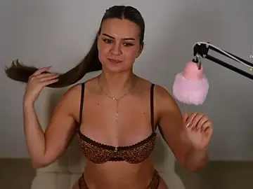 Stripchat Free Porn Cam of juliakhaleesii