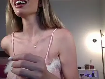 Stripchat Adult Webcam of NicoleSarahX