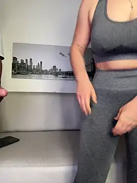 Stripchat Live Sex Cam of SophieRoyals