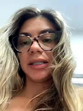 Stripchat Free Porn Cam of alicee16