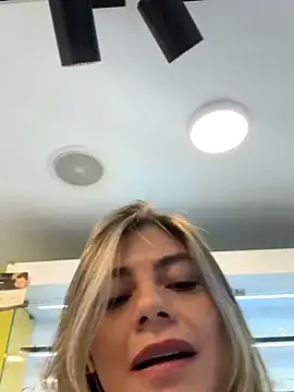 Stripchat Free Porn Cam of alicee16