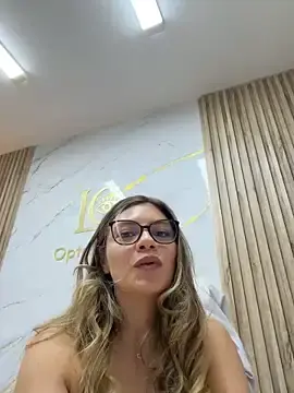 Stripchat Nude Webcam of alicee16