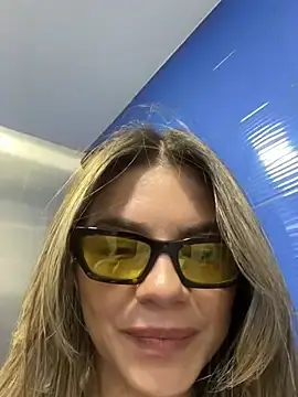 Stripchat Sex Cam of alicee16