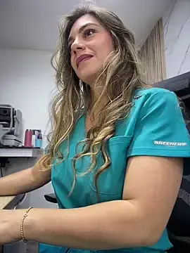 Stripchat Live Sex Cam of alicee16