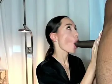 Stripchat Live Sex Cam of batmancatwoman17