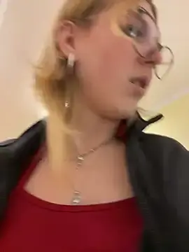 Stripchat Watch Live Sex Cams of Milly-Kiss