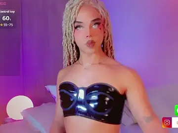 Stripchat Live Sex Cam of DanniLee_