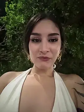 Stripchat Free Live Porn of Mon_Cherry