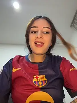 Stripchat Free Porn Cam of Mon_Cherry