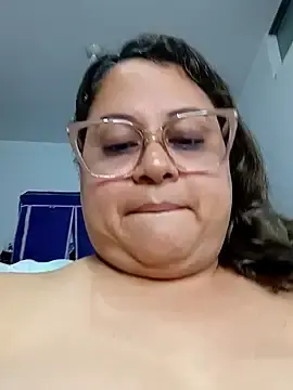 Stripchat Live Sex Cam of Chiki_hot92