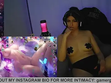 Stripchat Adult Video Chat of Gamergirl-Linela