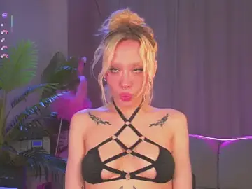 Stripchat Live Sex Cam of Kinky_Girls