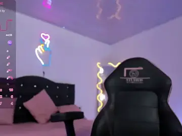 Stripchat Watch Live Sex Cams of LUNAKITTY_TAY