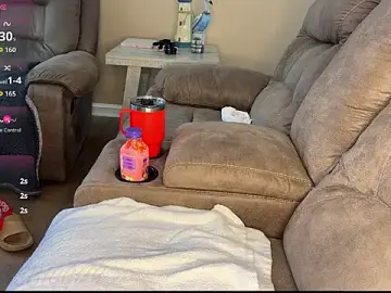 Stripchat Free Live Porn of Lilmissbigguy