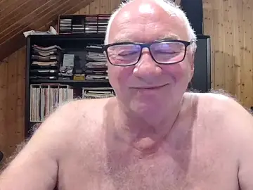 Stripchat Nude Webcam of biggandybig