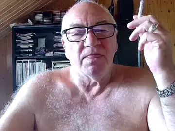 Stripchat Free Porn Cam of biggandybig