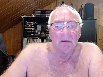Stripchat Live Sex Cam of biggandybig