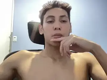 Stripchat Free Live Porn of theovallen