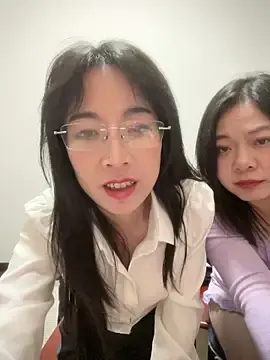 Stripchat Free Porn Cam of yourkeer