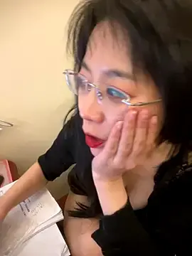 Stripchat Adult Webcam of yourkeer