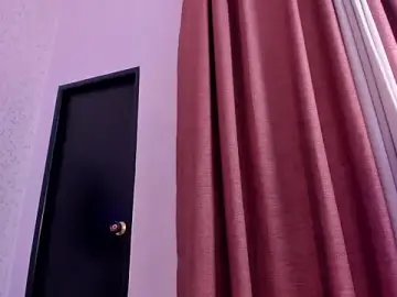 Stripchat Live Sex Cam of Helenn_monroy1