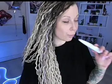 Stripchat Free Porn Cam of HoneySallyMoore