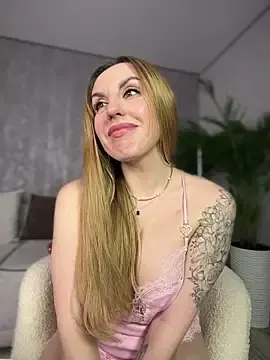 Stripchat Free Live Porn of MilfNextDoor20